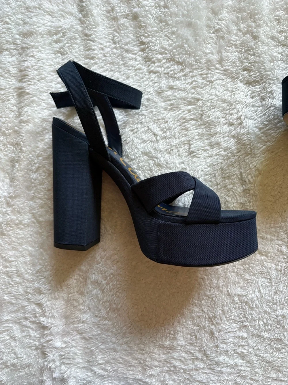 Sam Edelman dial up